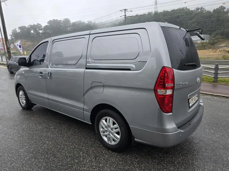 Hyundai Grand Starex