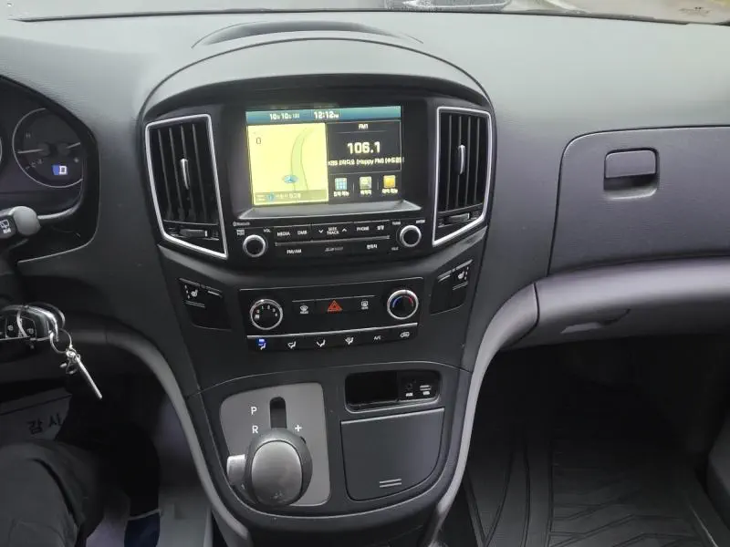 Hyundai Grand Starex