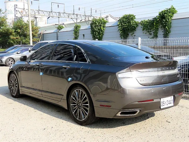 Lincoln Mkz