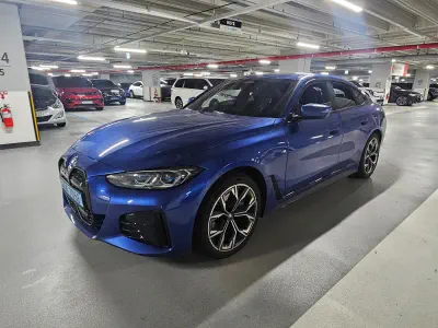 BMW i4