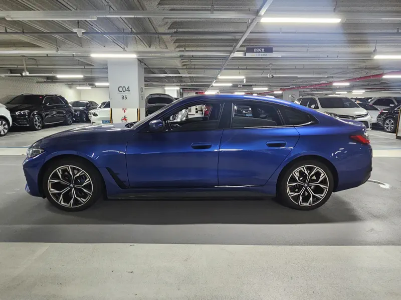 BMW i4