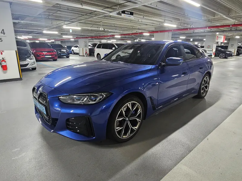 BMW i4
