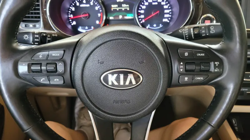 Kia Carnival