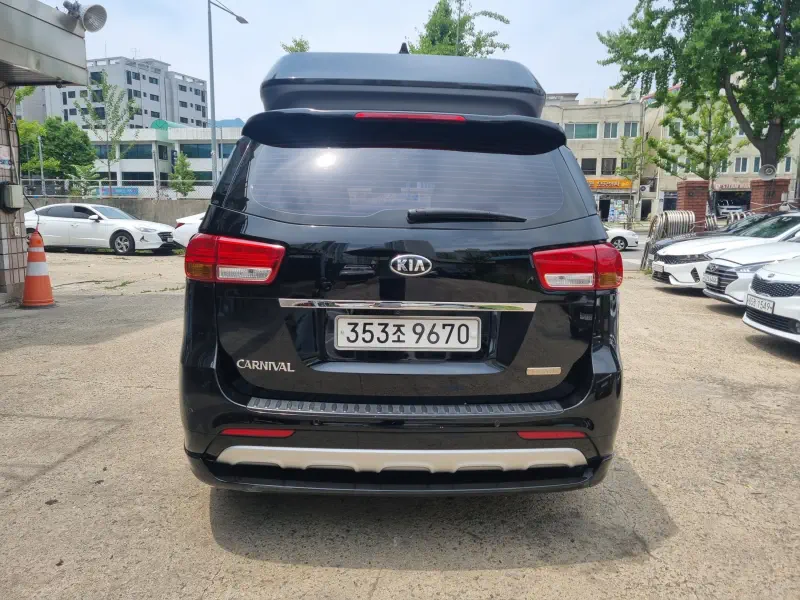 Kia Carnival