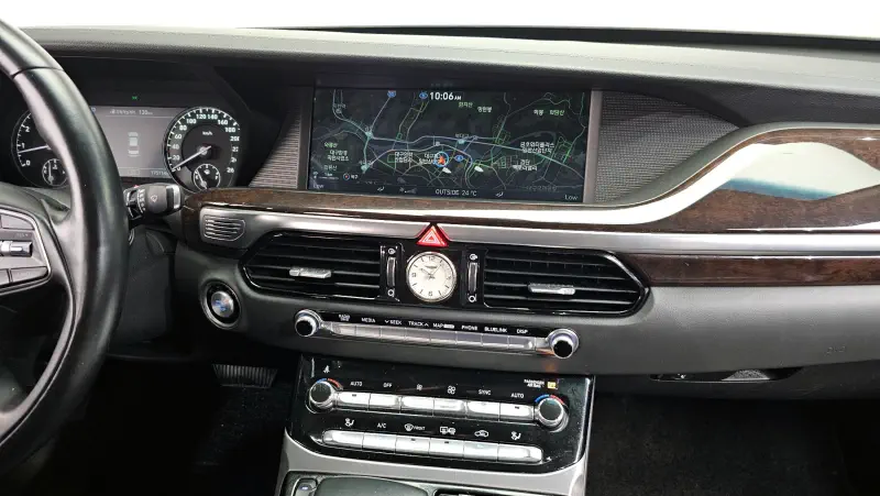 Genesis EQ900