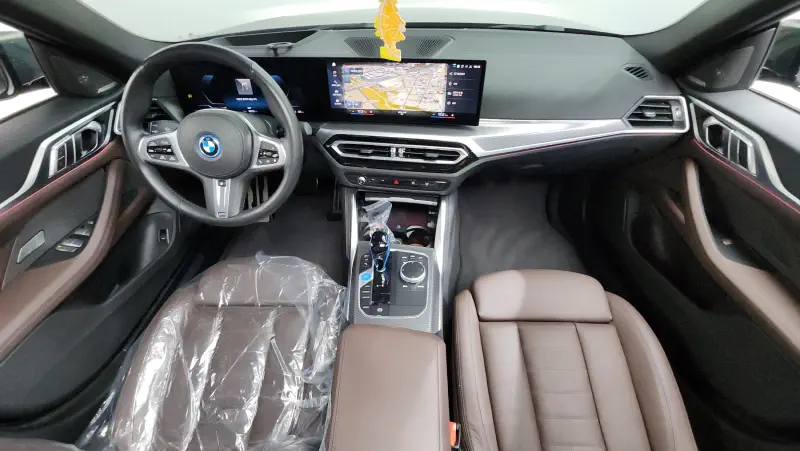 BMW i4