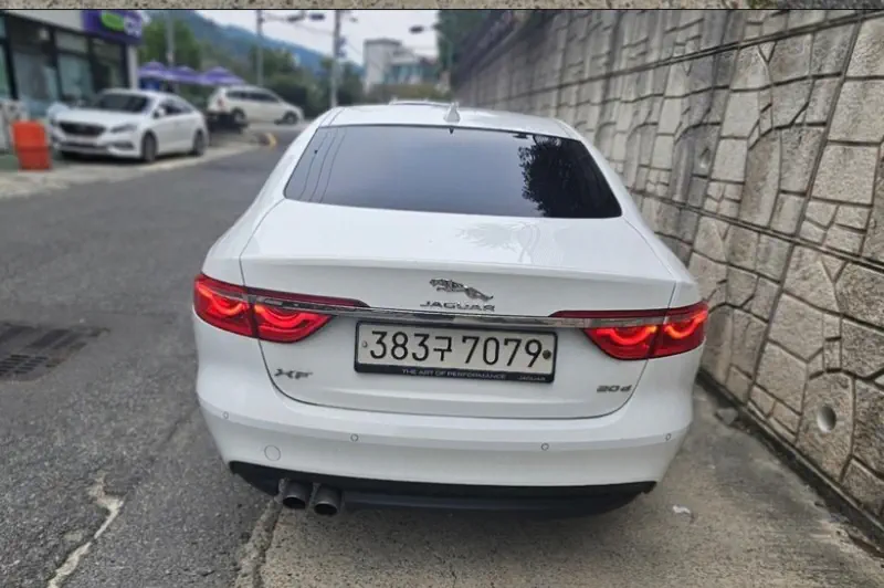 Jaguar XF