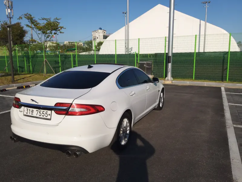 Jaguar XF