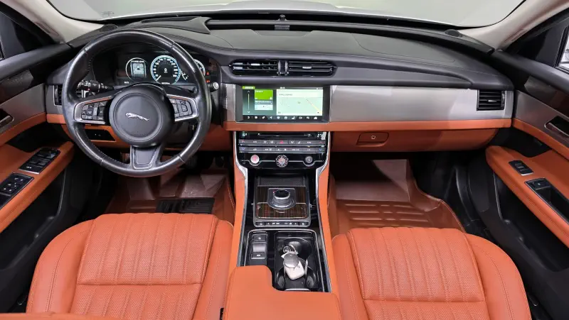 Jaguar XF
