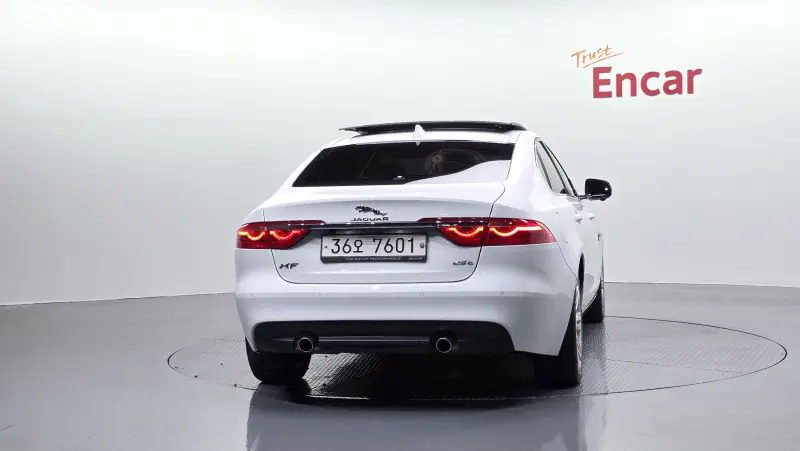 Jaguar XF