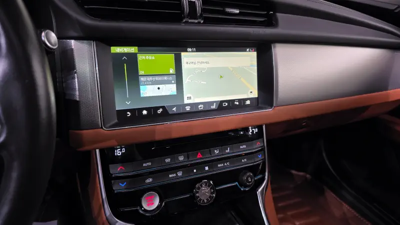 Jaguar XF