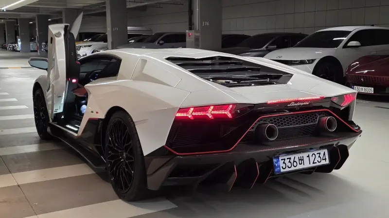 Lamborghini Aventador