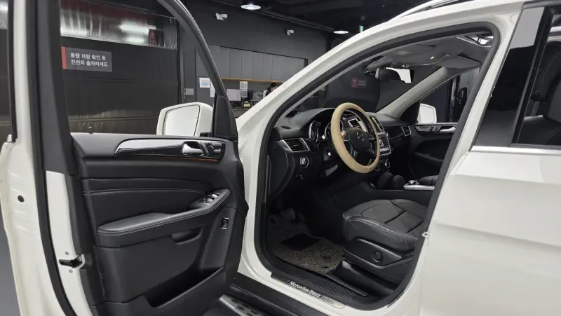 Mercedes-Benz M-class