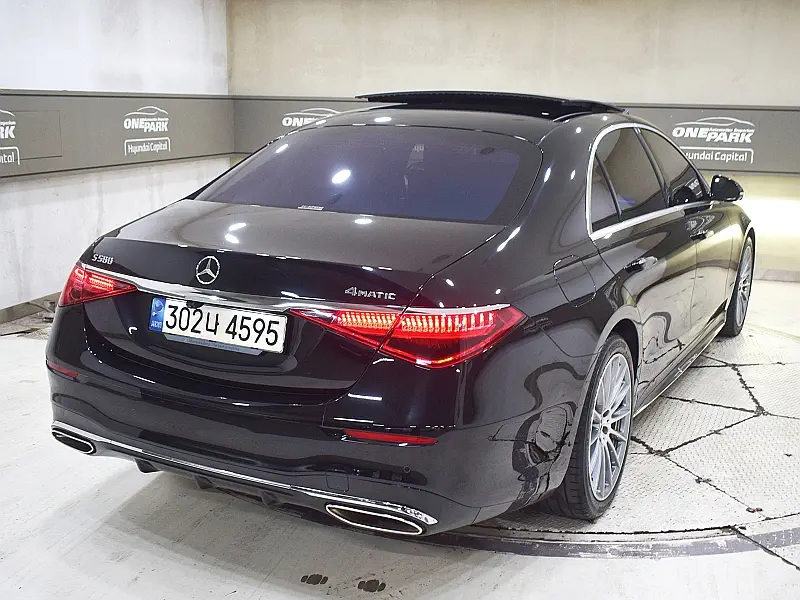 Mercedes-Benz S-Class
