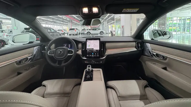 Volvo S90