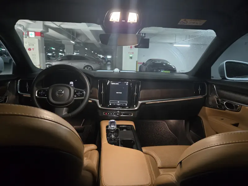 Volvo S90