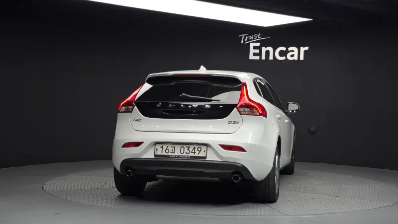 Volvo V40