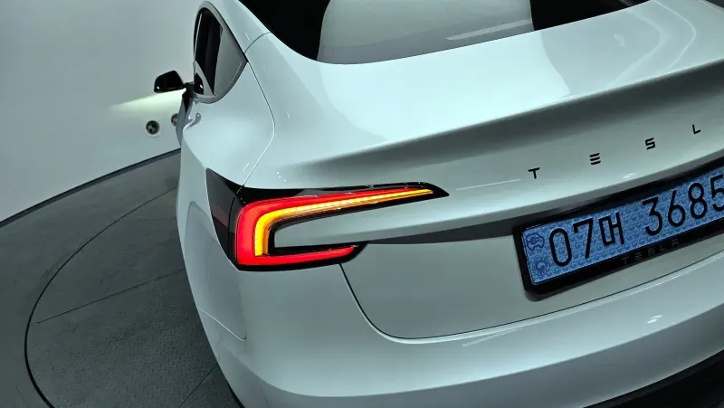 Tesla MODEL 3