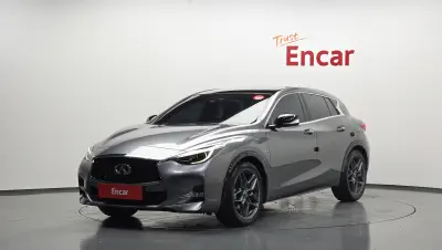 Infiniti Q30