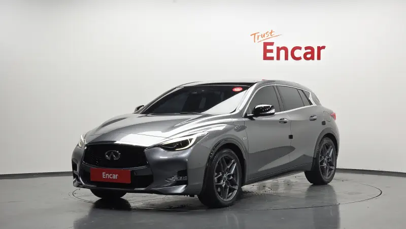Infiniti Q30