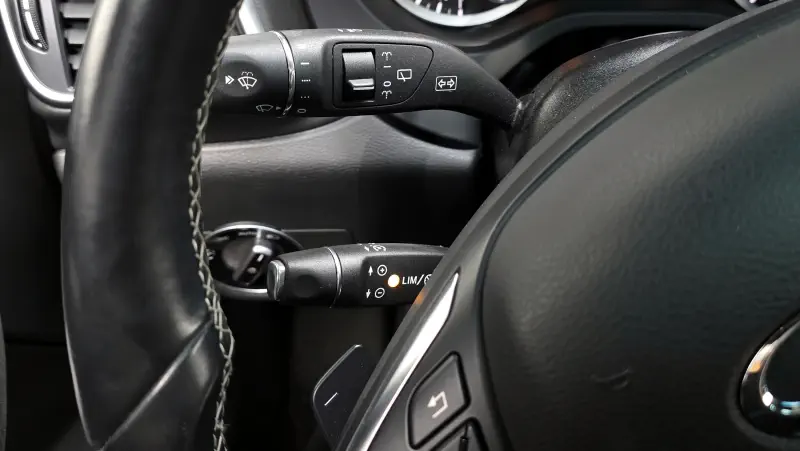 Infiniti Q30