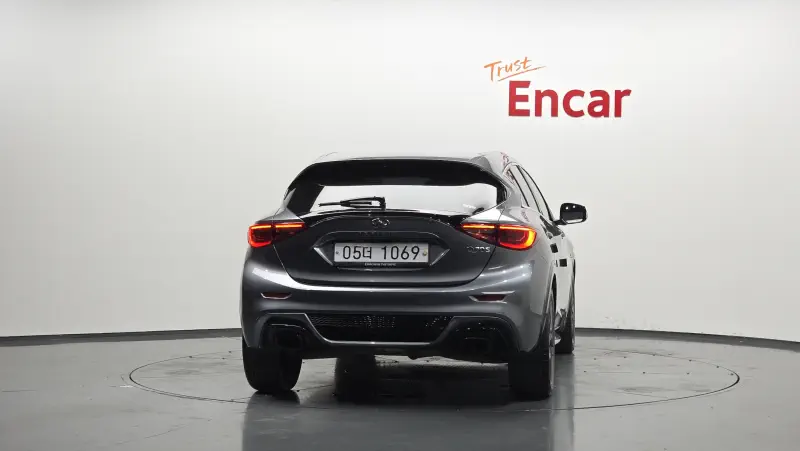 Infiniti Q30