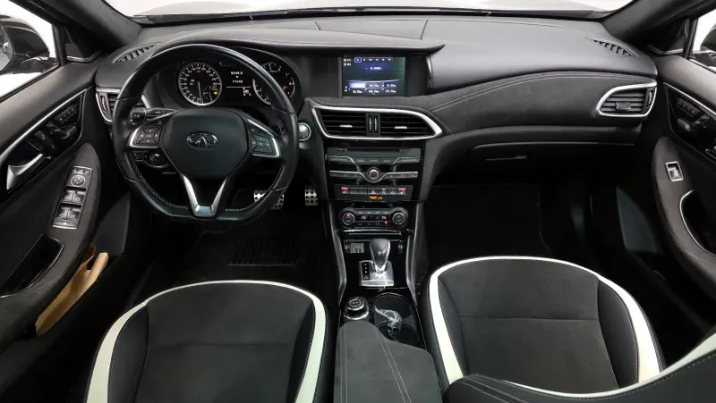 Infiniti Q30