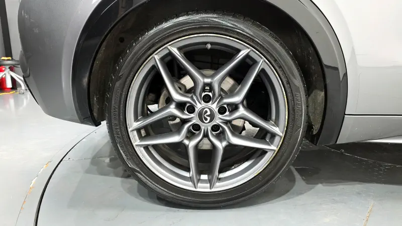 Infiniti Q30