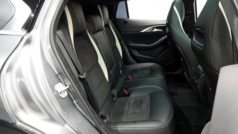 Infiniti Q30