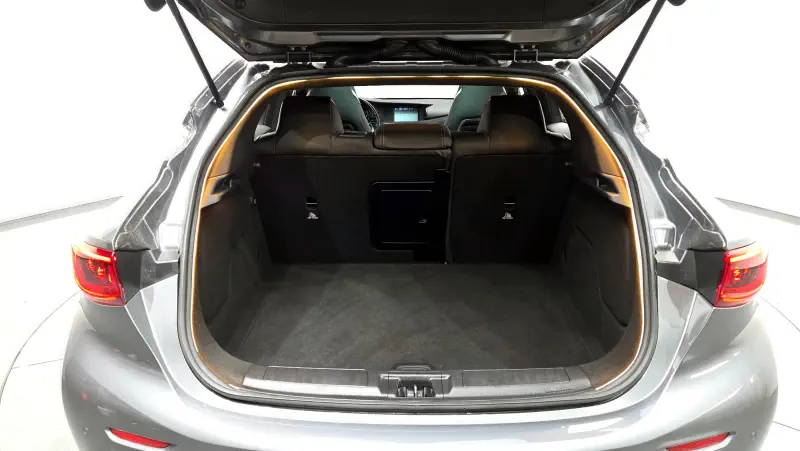 Infiniti Q30