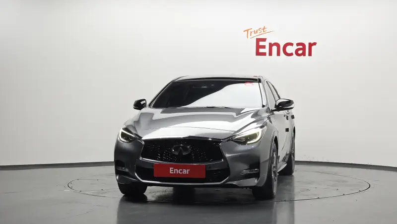 Infiniti Q30