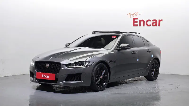 Jaguar XE