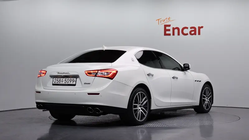 Maserati Ghibli