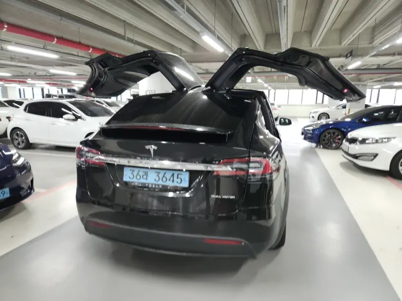Tesla MODEL X