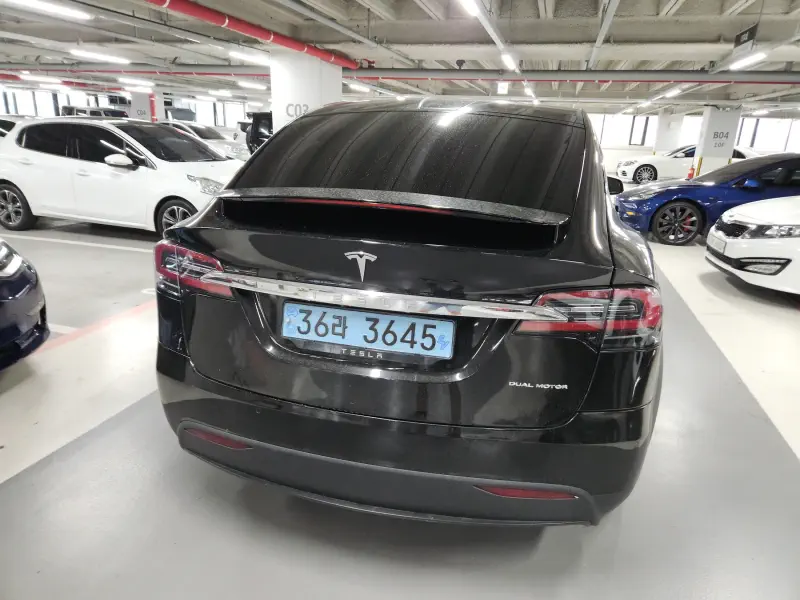 Tesla MODEL X
