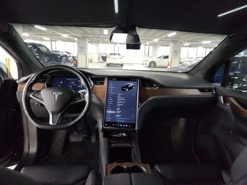 Tesla MODEL X