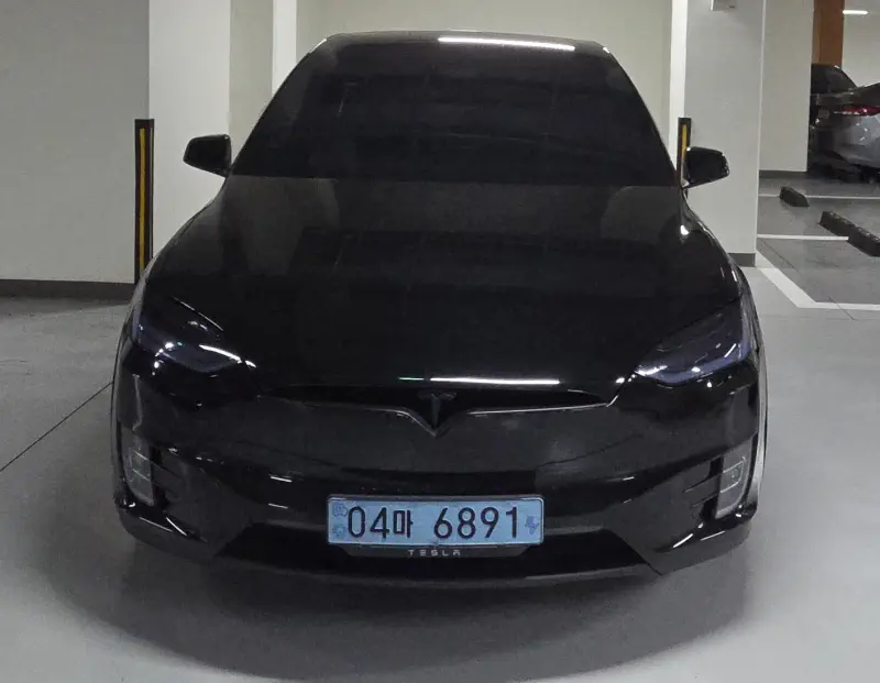 Tesla MODEL X