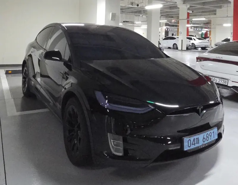 Tesla MODEL X