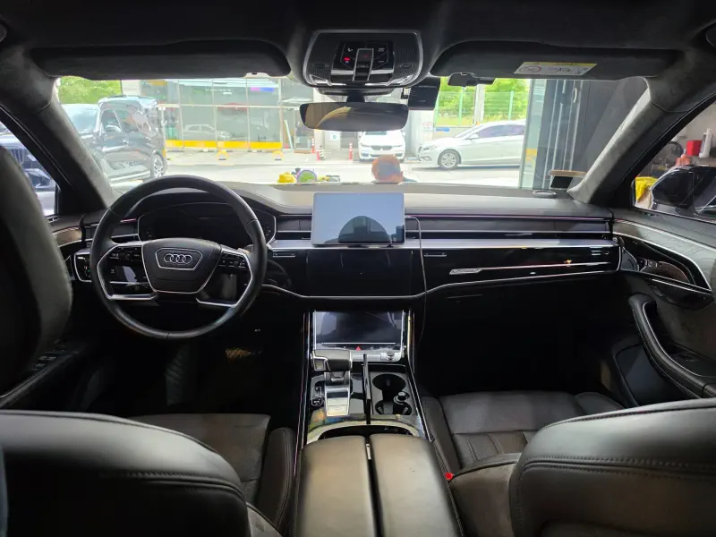 Audi A8