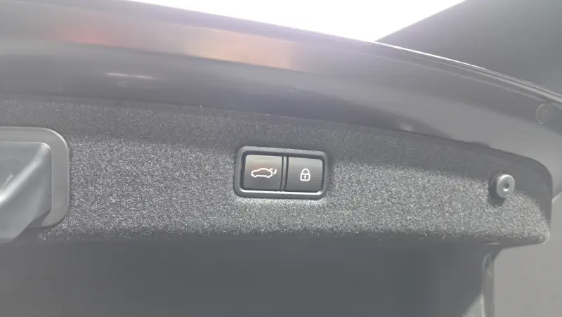 Genesis EQ900