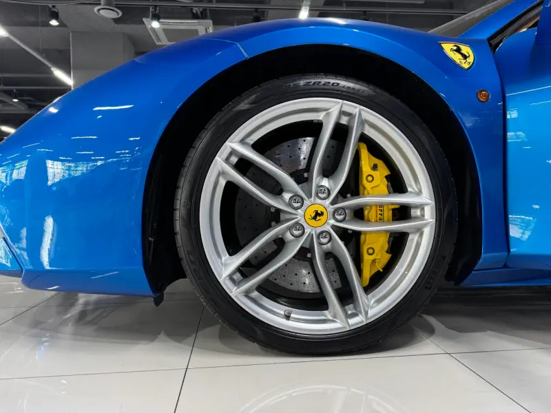 Ferrari 488