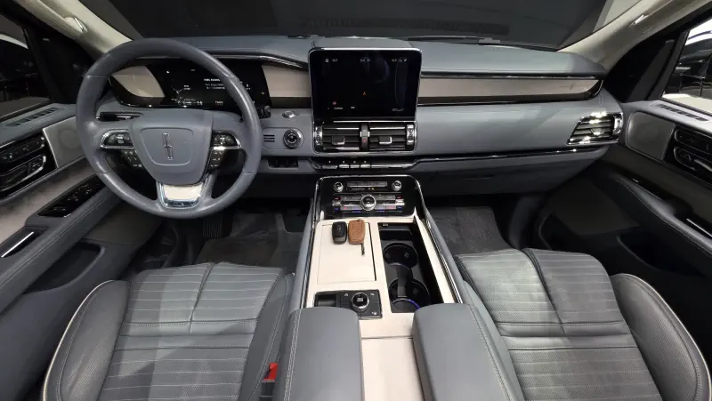Lincoln Navigator