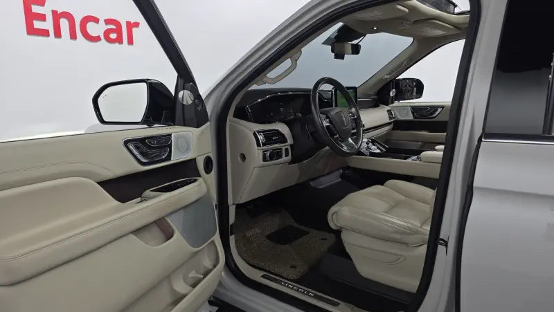 Lincoln Navigator