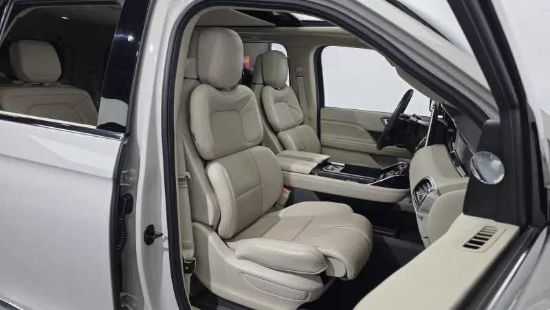 Lincoln Navigator