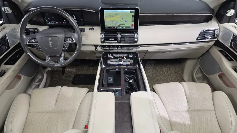 Lincoln Navigator
