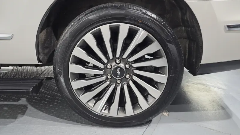 Lincoln Navigator