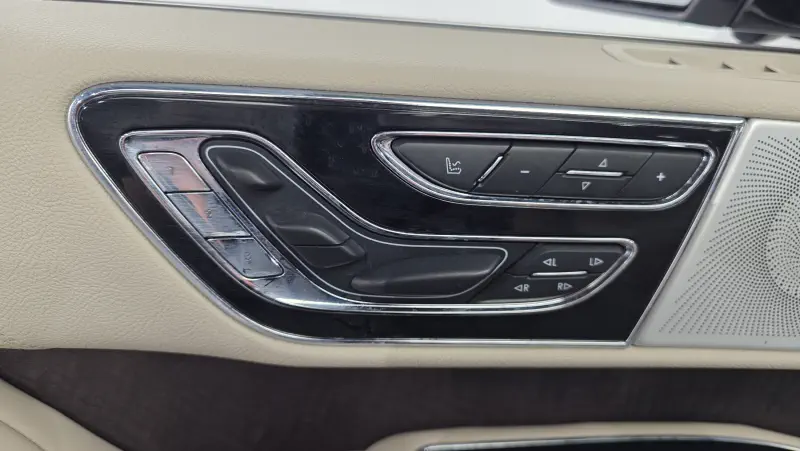 Lincoln Navigator