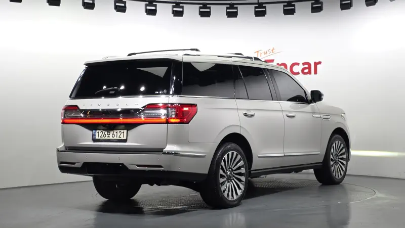 Lincoln Navigator