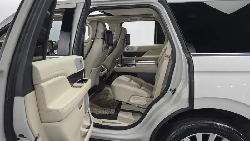Lincoln Navigator
