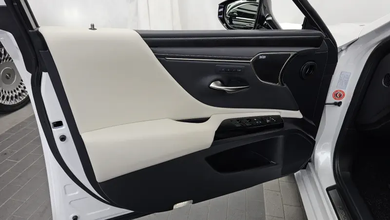 Lexus ES300h